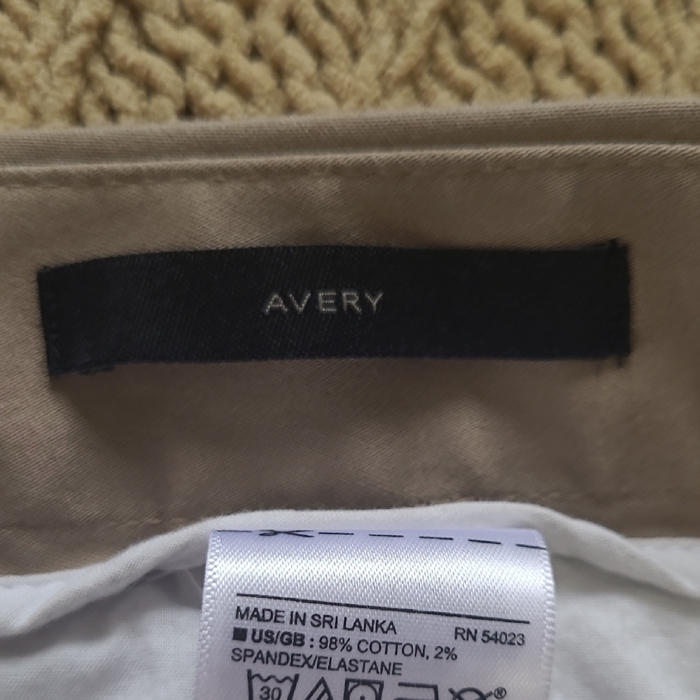 Banana Republic Khaki Avery Straight-Fit Sateen Cuffed Ankle Pant- Size 6 - Picture 8 of 10